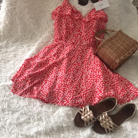 NWT. Cute flouncy red dress. - Picture 2 of 9